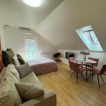 Vila Renata Laure Palanga Luaran gambar