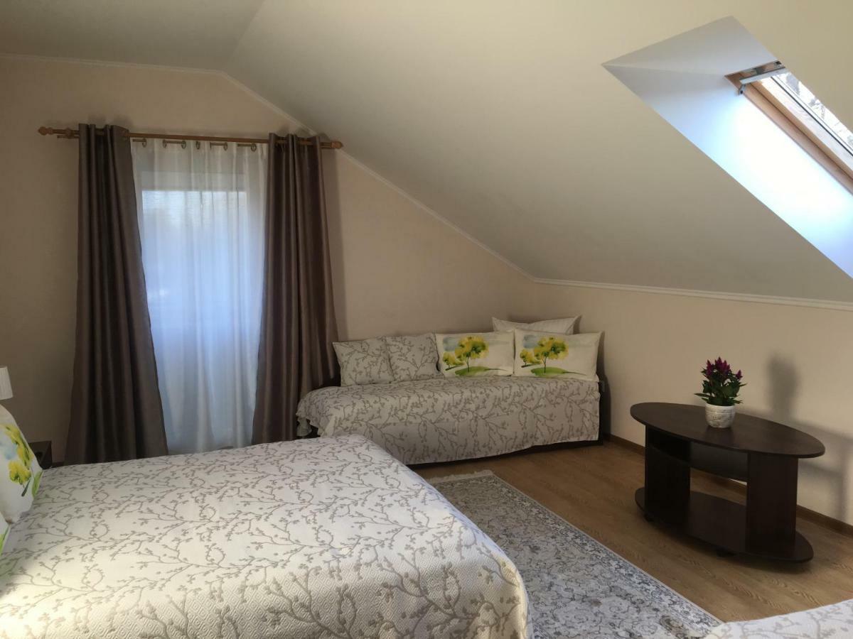 Vila Renata Laure Palanga Luaran gambar